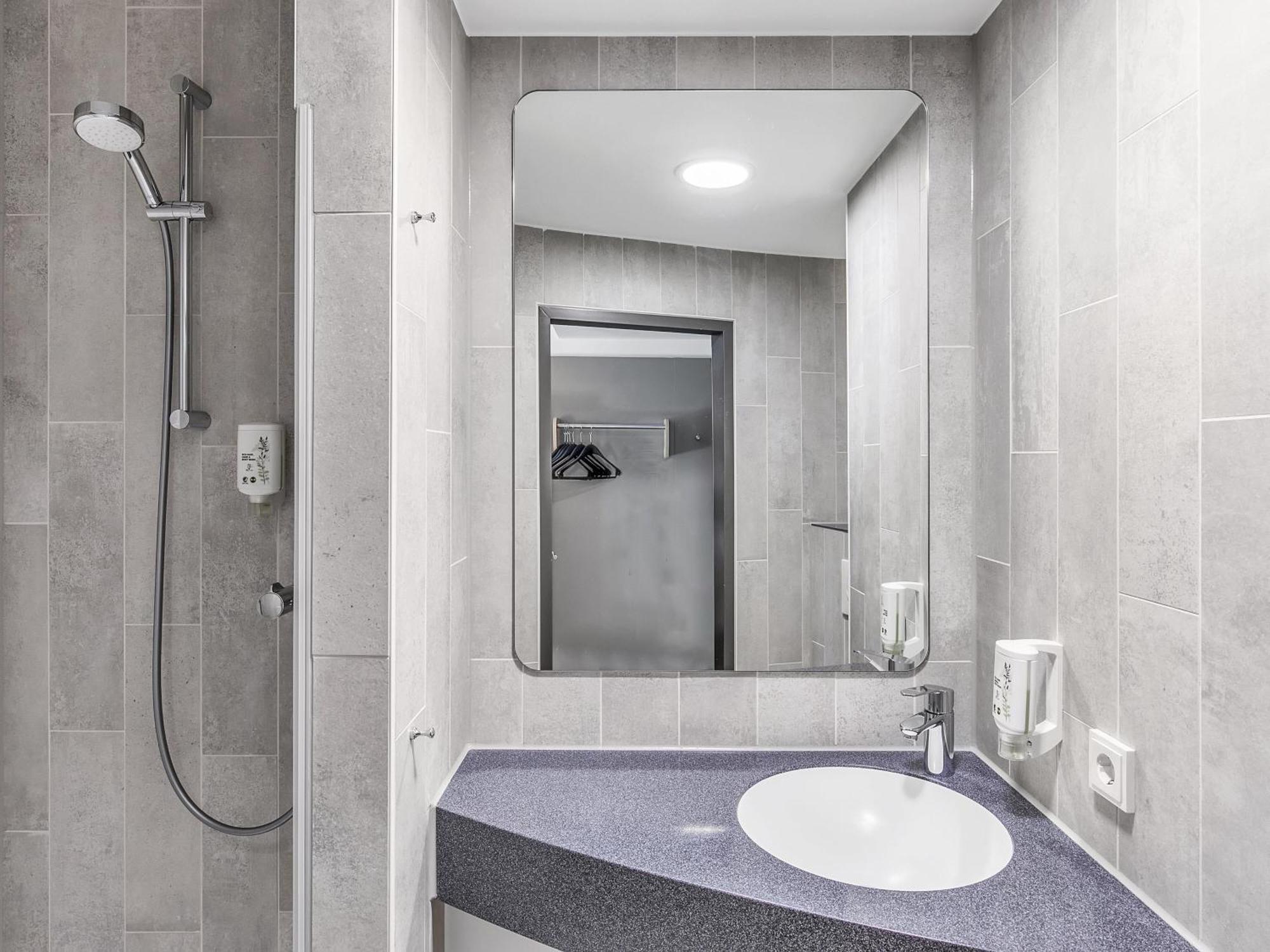 B&B Hotel Hamburg-Harburg Extérieur photo